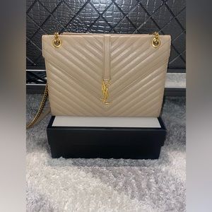 SAINT LAURENT jumbo flap bag-
Grain De Poudre Matelasse Chevron Large Monogram